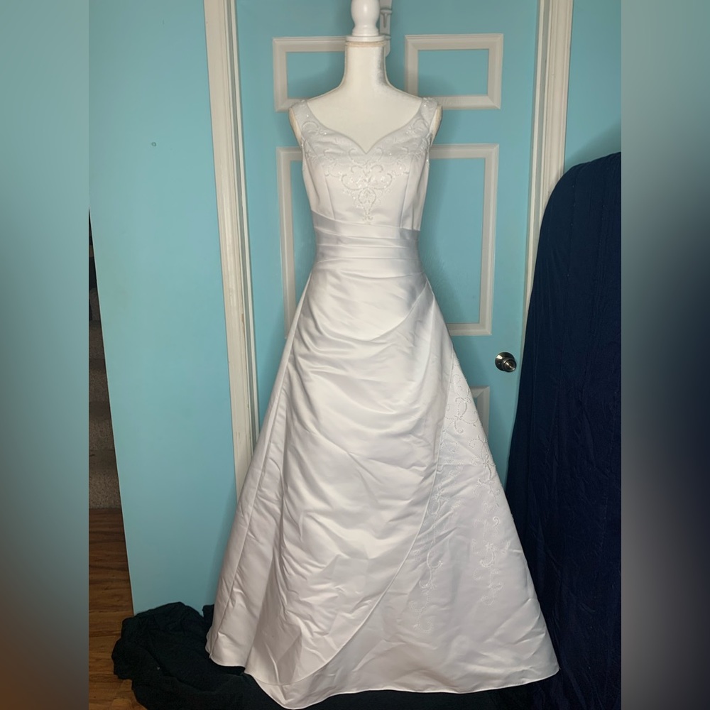 Michaelangelo T8615 Wedding Dress Satin A-line gown White Size 10